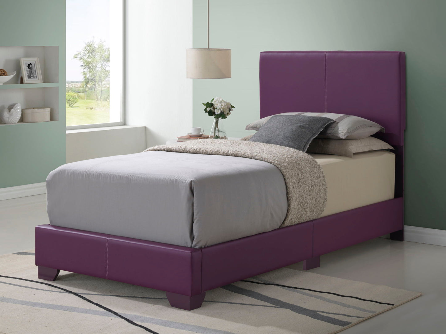 Elegant Platform Bed For Relaxed Spaces