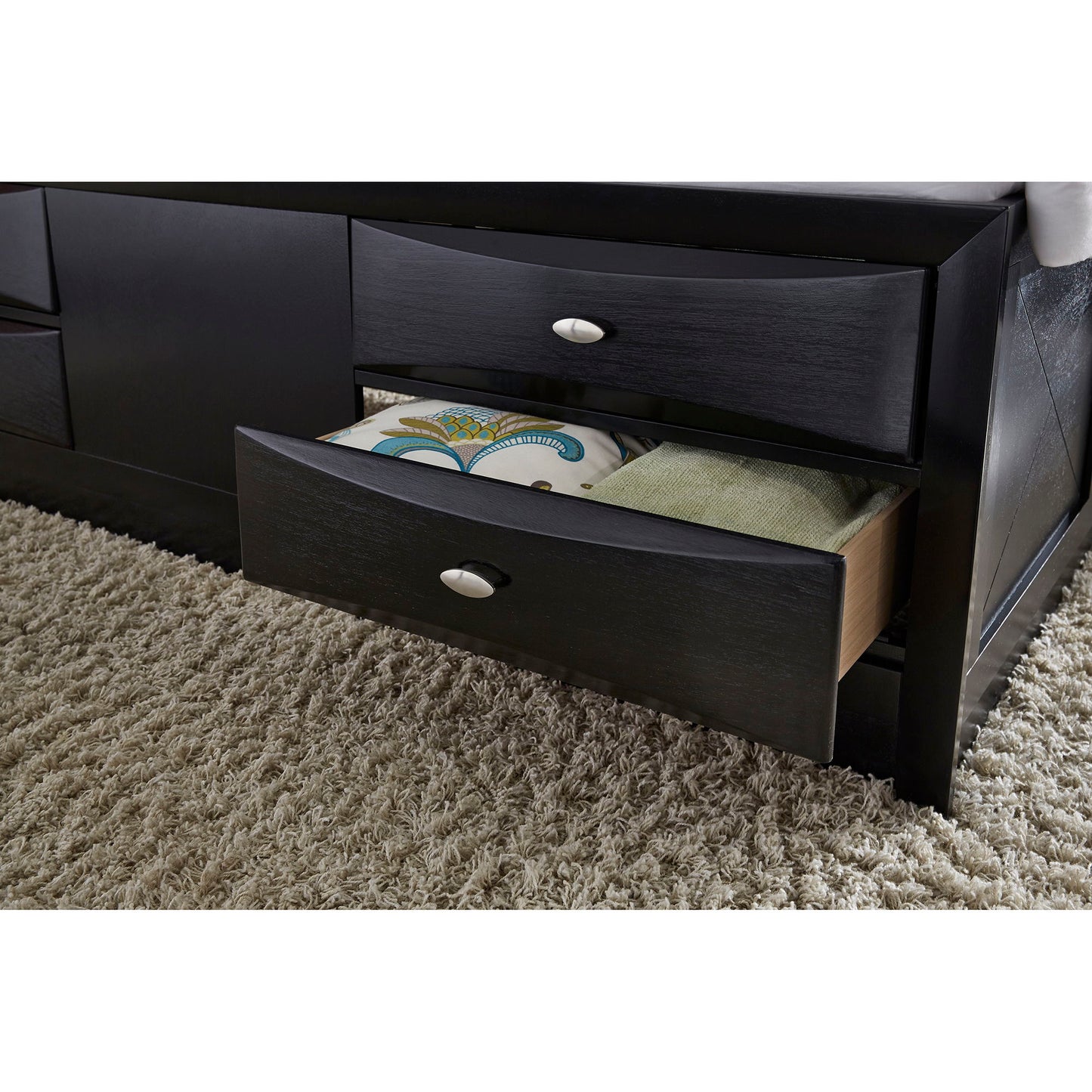 Lucille - Dresser With Spacious Drawers