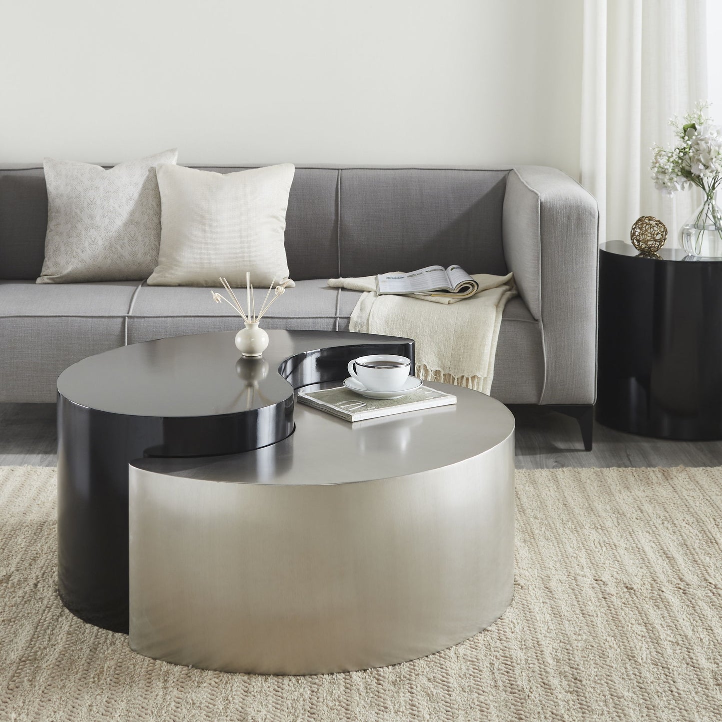 Ying Yang - Table