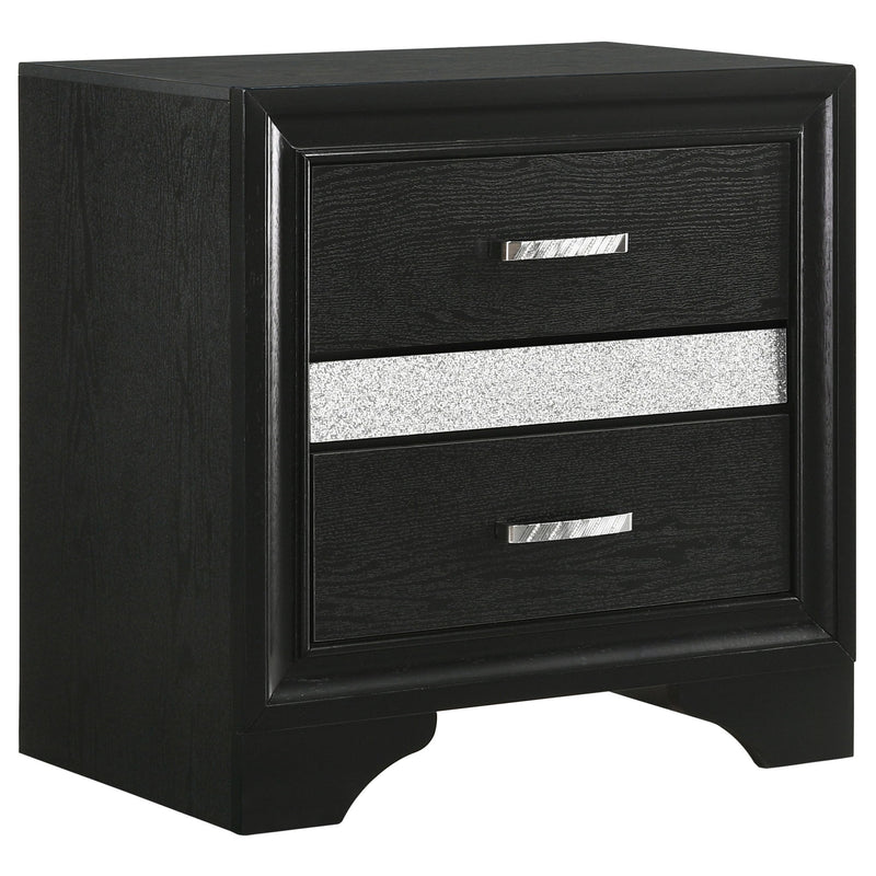 Modern Bedroom Set With Upholstered Headboard And Textured Storage