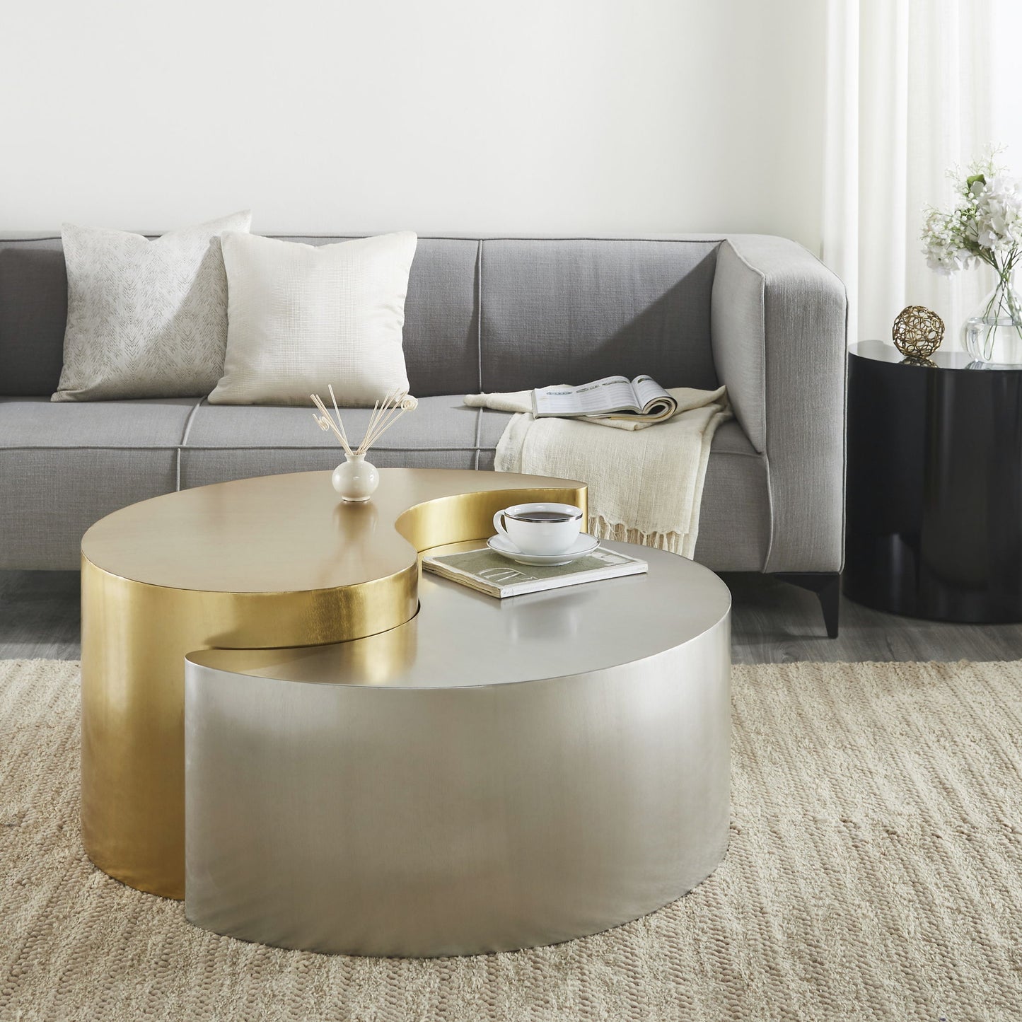 Ying Yang - Table
