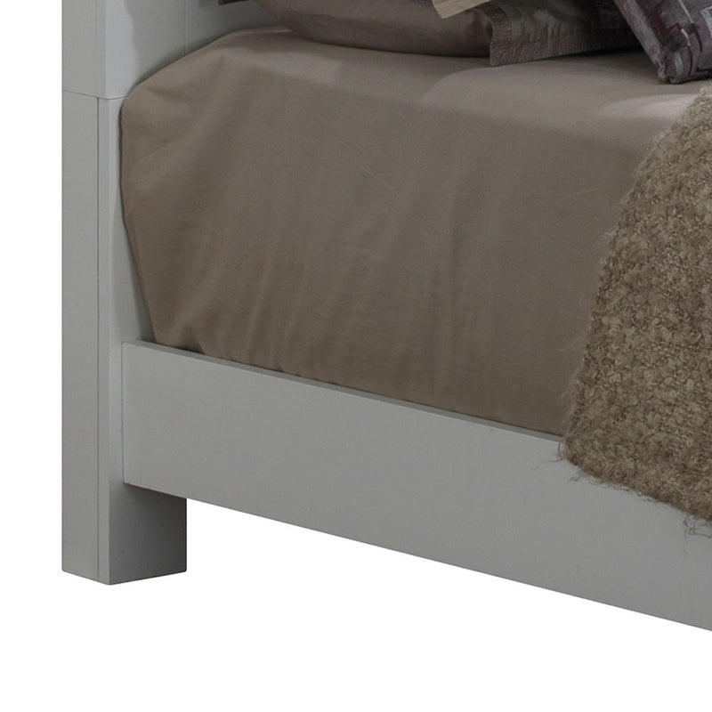 Bed With Transitional Design Stylish