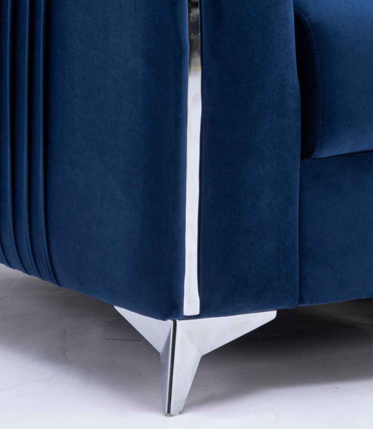 Wenona - Modern Elegance Sofa