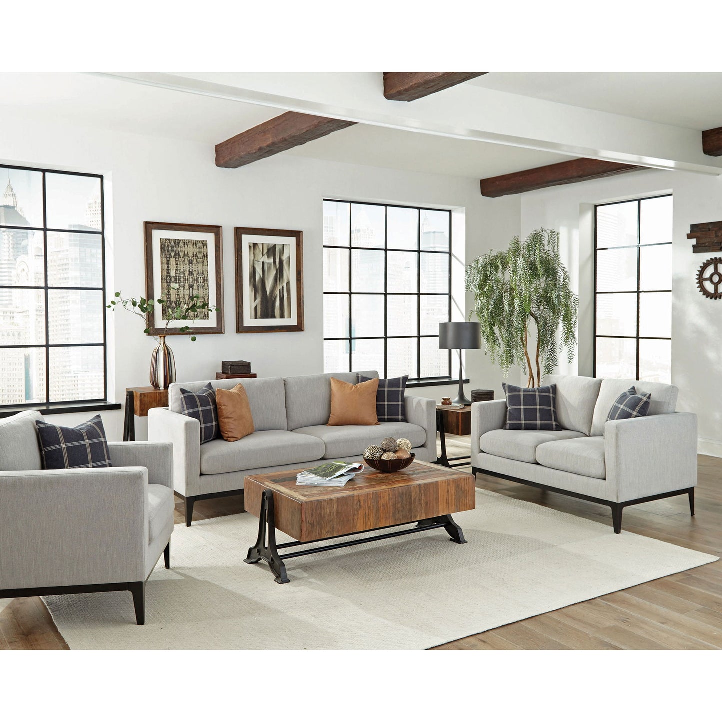 Montauk - Upholstered Sofa With Reversible Cushions - Light Gray