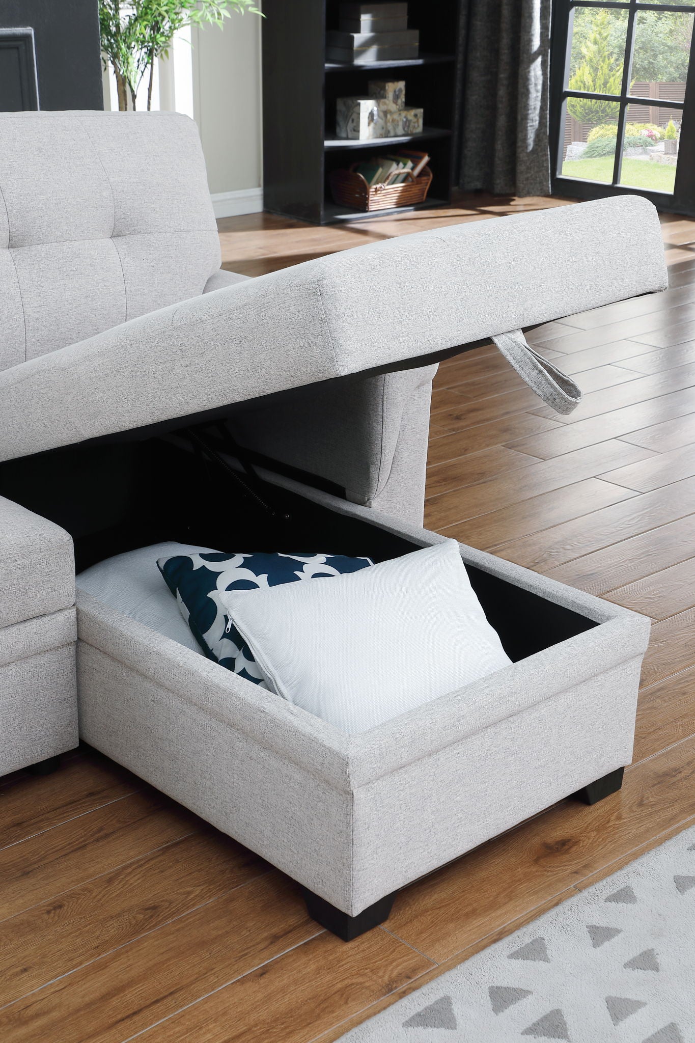 Lucca - Reversible Sleeper Sectional Sofa With Storage Chaise