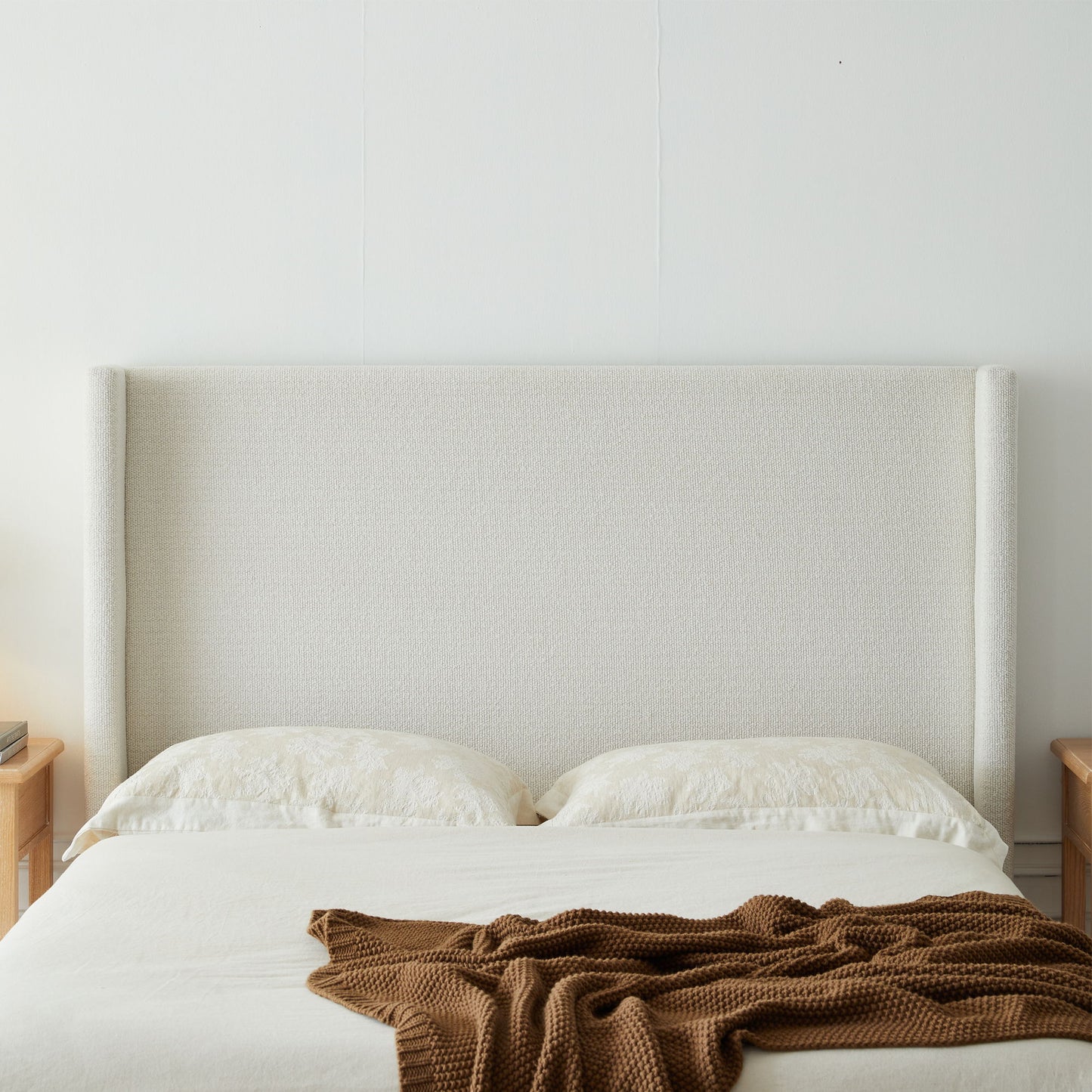 Hosford - Minimalist Upholstered Wingback Bed With Wood Base Platform