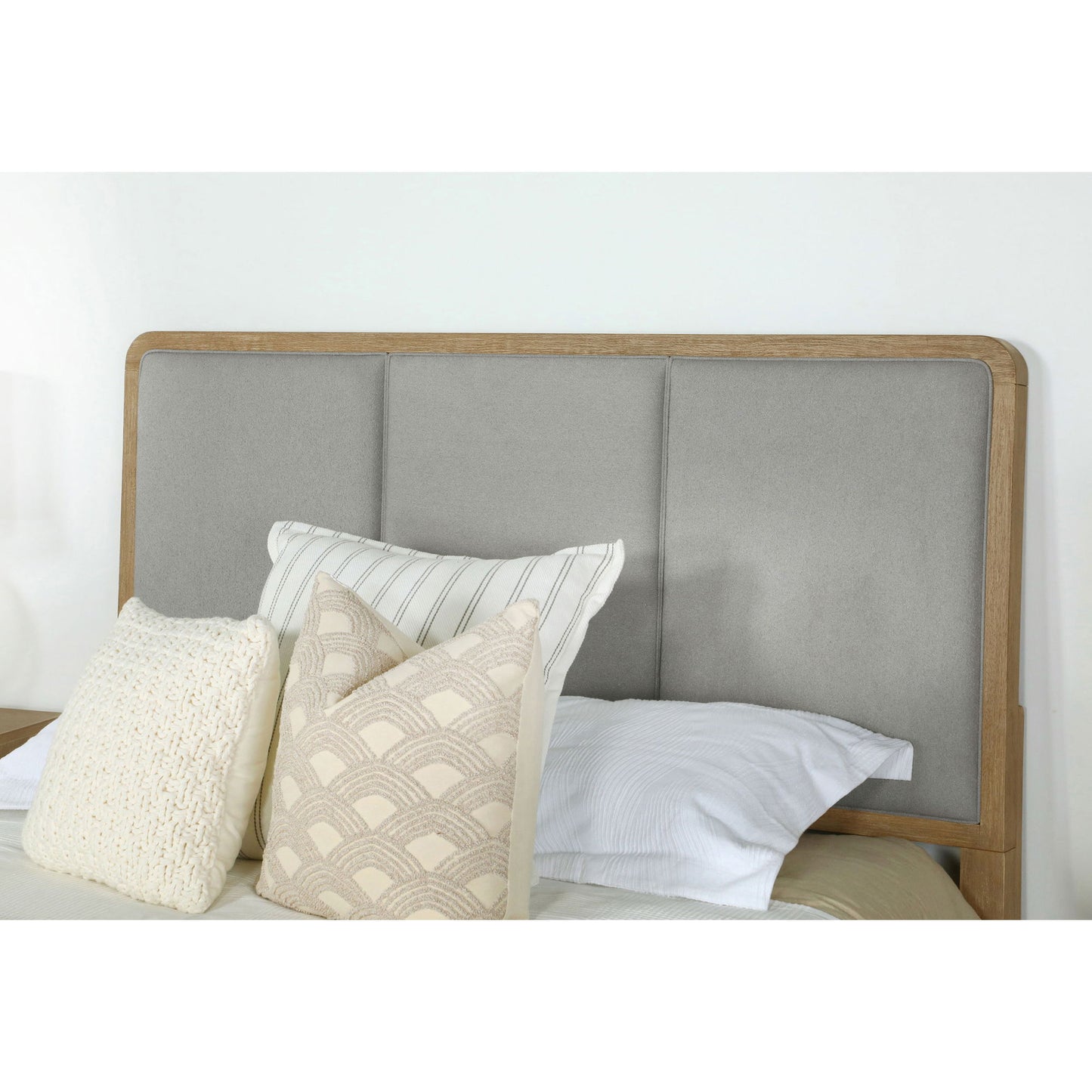 Arini - Soft Panel Bed