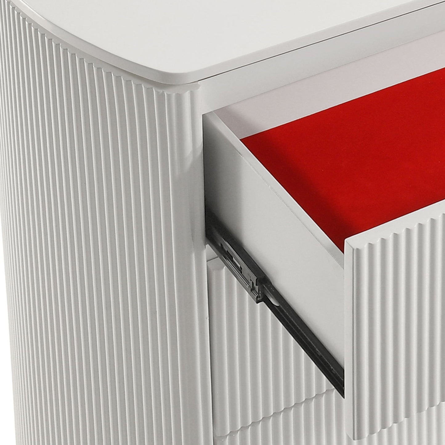 Giovanni - 5 Drawer Chest - White