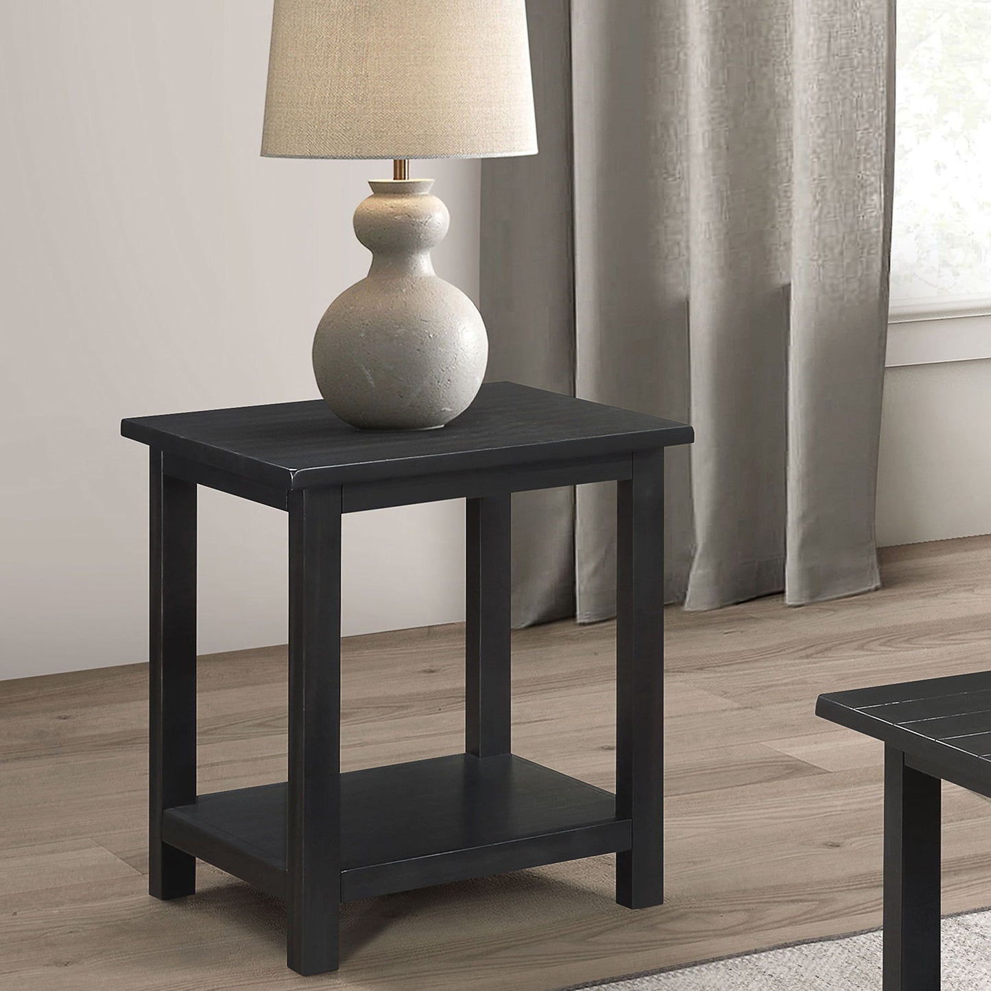 Castleton - Table