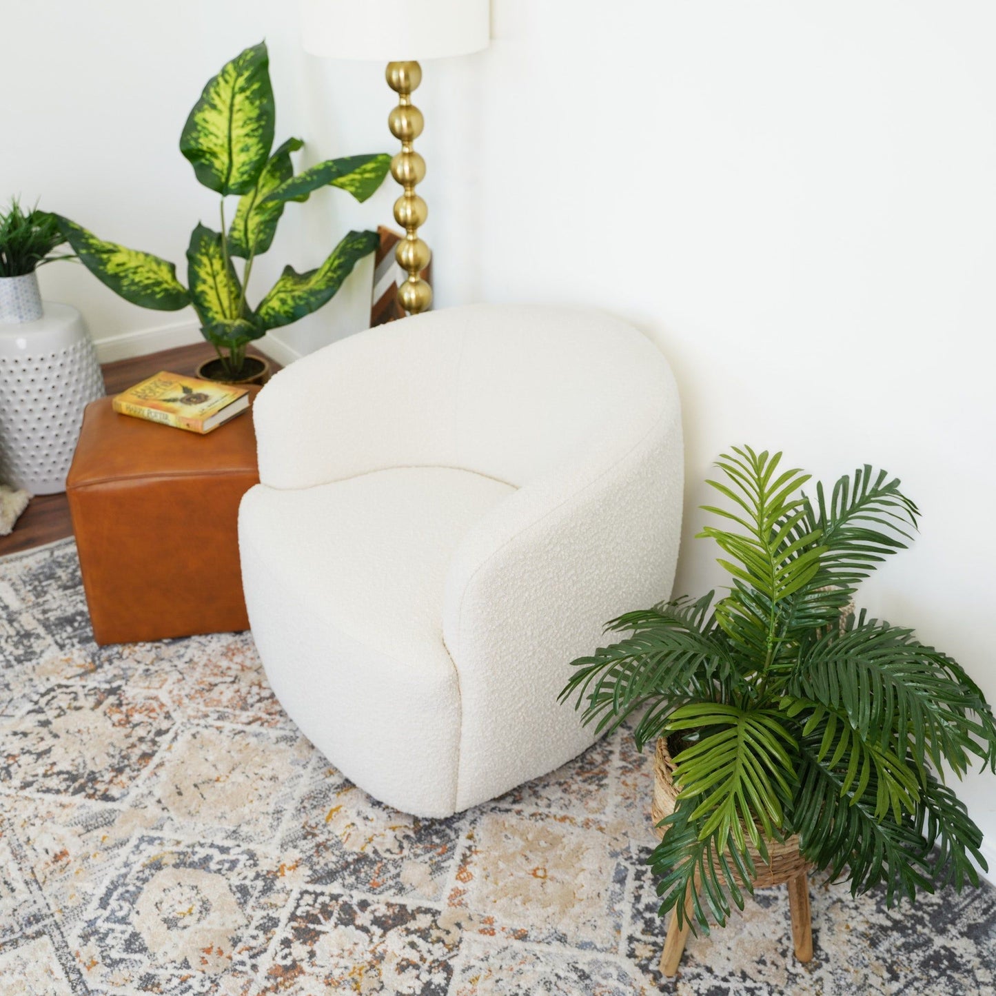 Mina - Swivel Chair - White