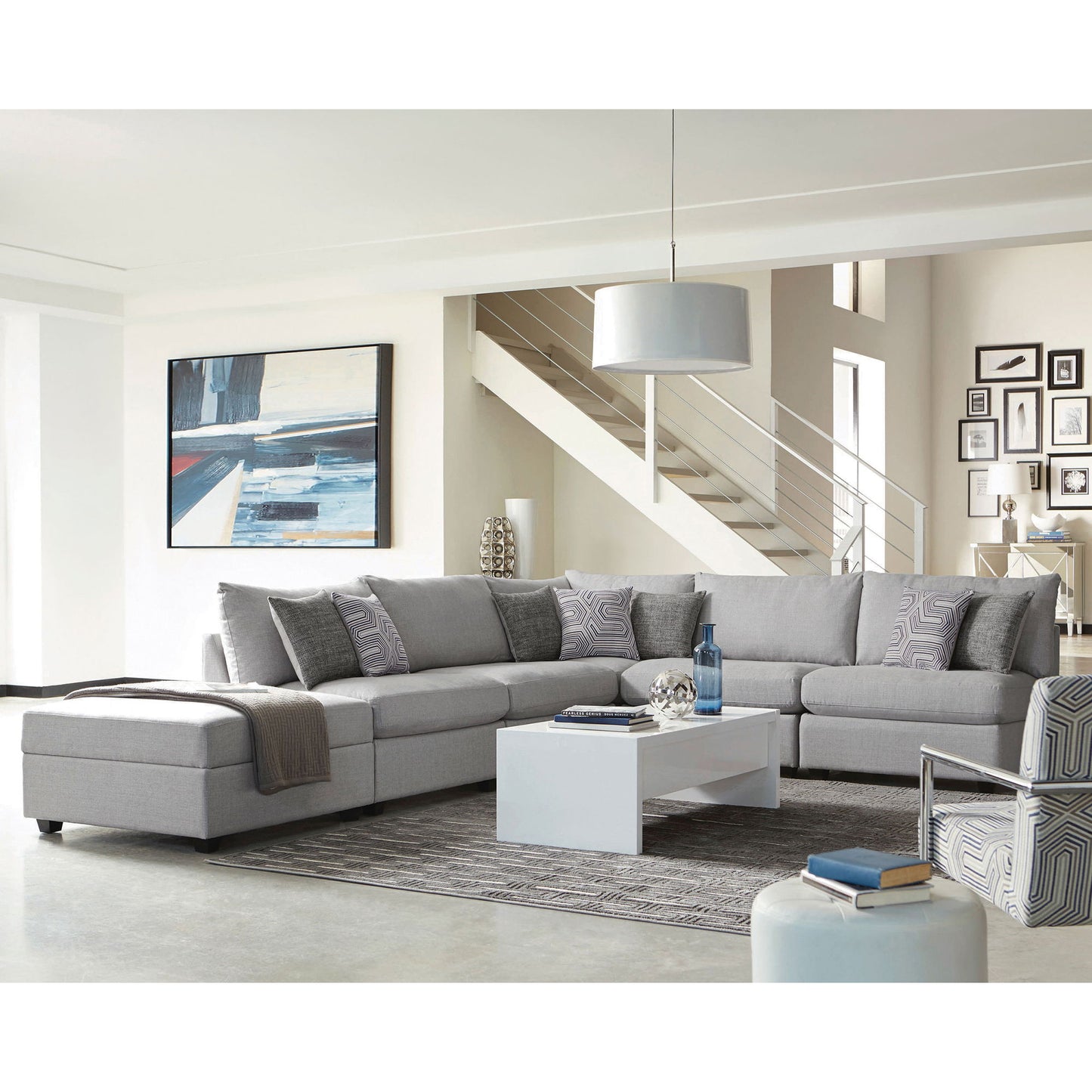Austin - Chair With Pillows
