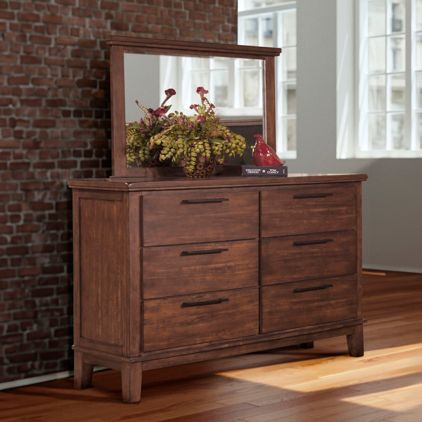 Cagney - Dresser