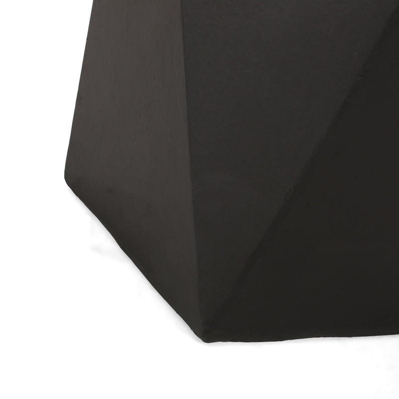 Mesa auxiliar con diseño geométrico