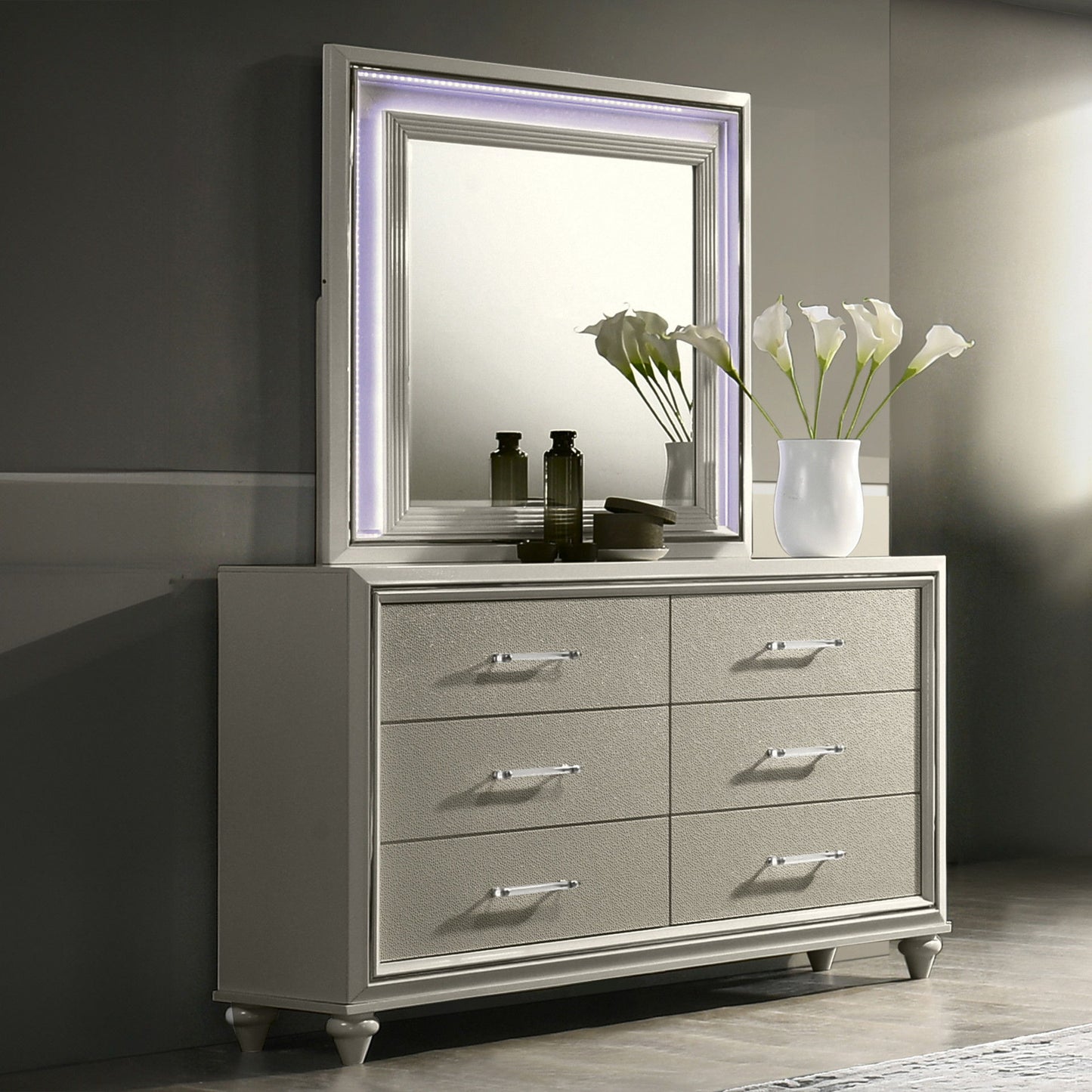 Lumina - Lighted Mirror - Silver
