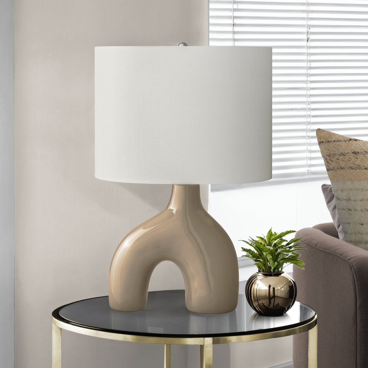 Contemporary Table Lamp With Shade