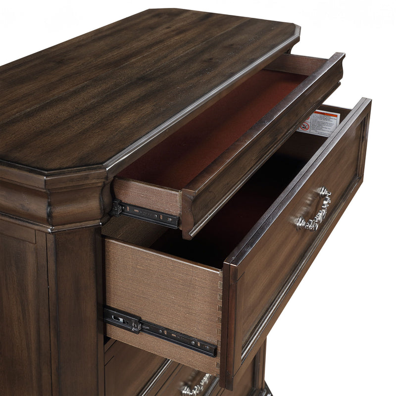 Lyndhurst - Chest