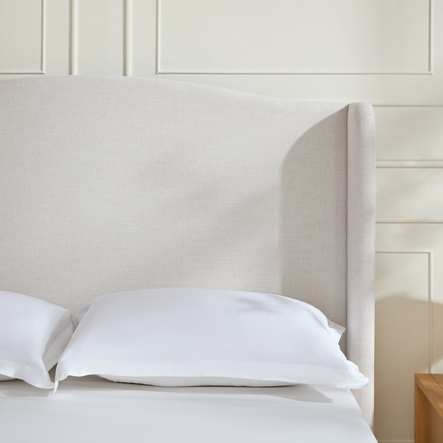 Hannah - Upholstered Wingback Bed Size / Tall Headboard Upholstered King Bed / Premium Textured Look / Minimalist Designs / No Box Spring Needed