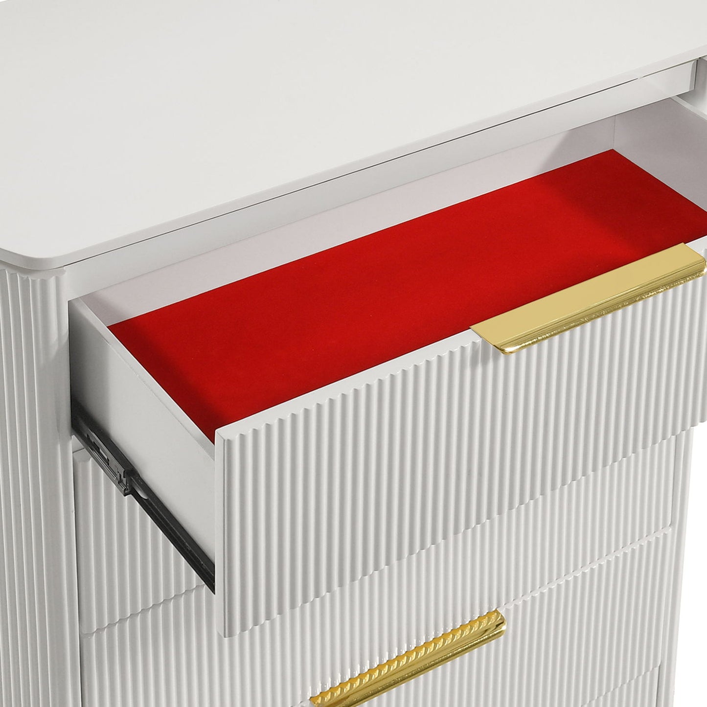Giovanni - 5 Drawer Chest - White