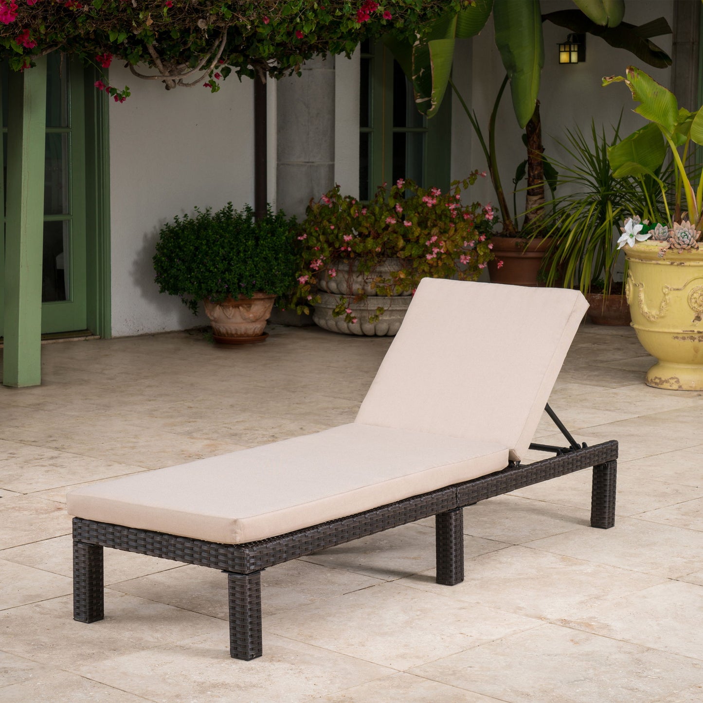 Puerta - Chaise Lounge Frame Cushion Outdoor Wicker Iron - Beige / Dark Brown
