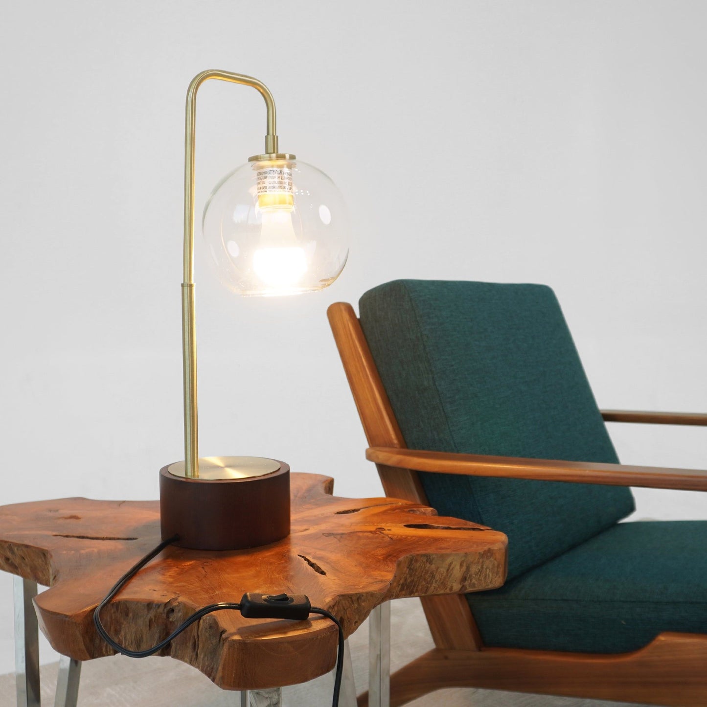 Villa - Desk Lamp - Gold