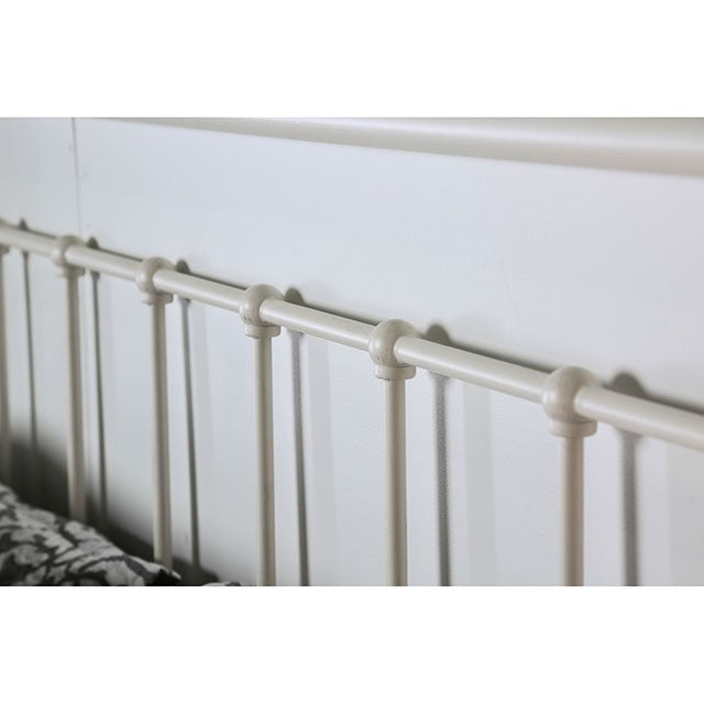 Iria-E.King Bed