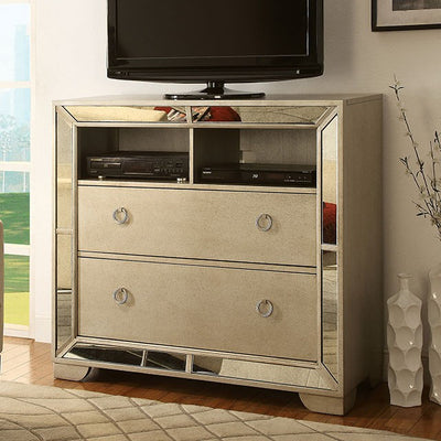 Loraine-Media Chest