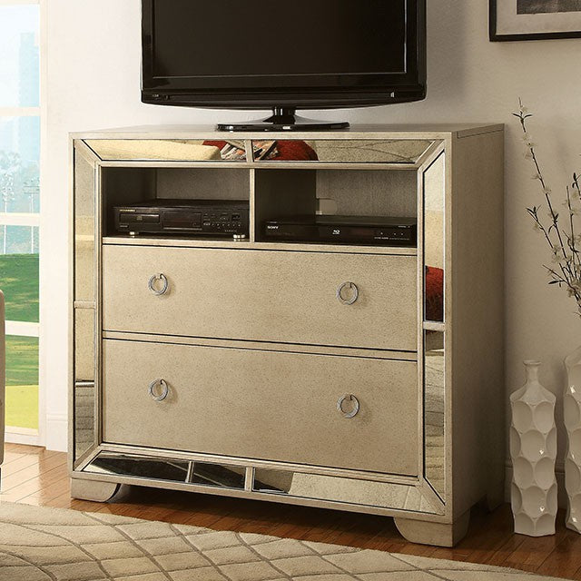 Loraine-Media Chest
