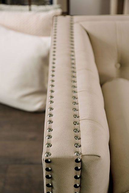 Elliot-Loveseat