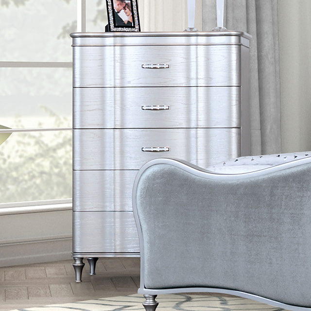 Melodi Parc-Chest