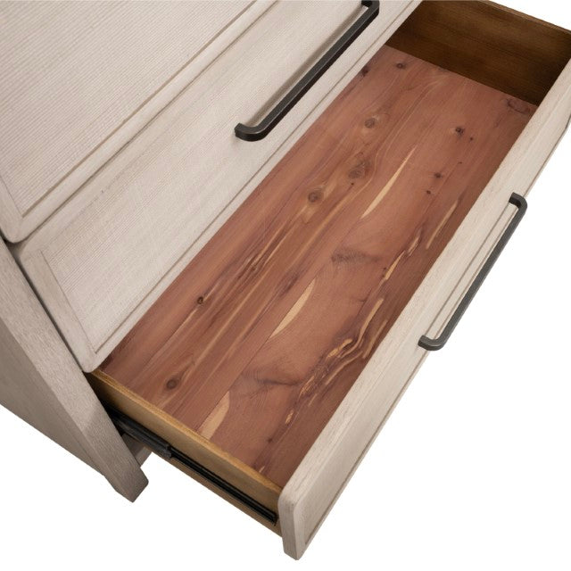 Belize-Chest