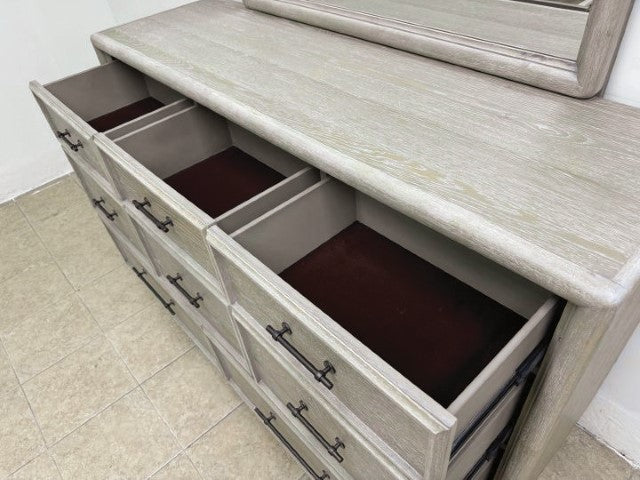 Midhurst-Dresser