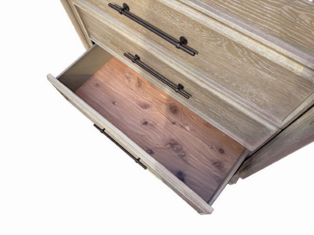 Midhurst-Chest